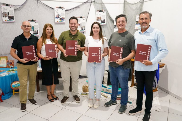 Lançamento do livro Mestre dos Saberes (Piçarras)