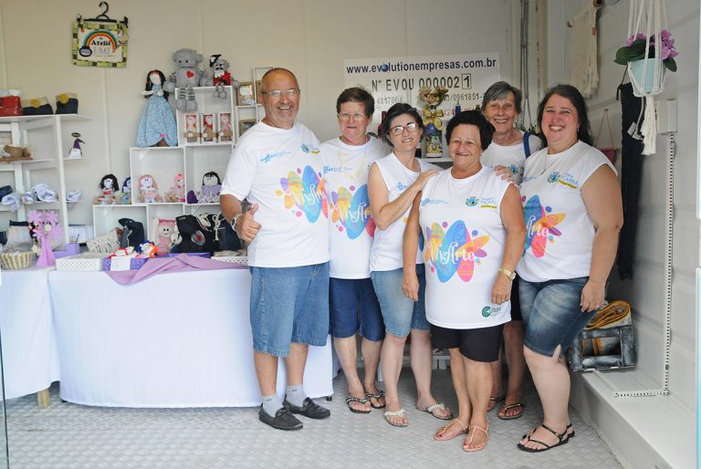 Abertura da feira de verão de artesanato (Piçarras)