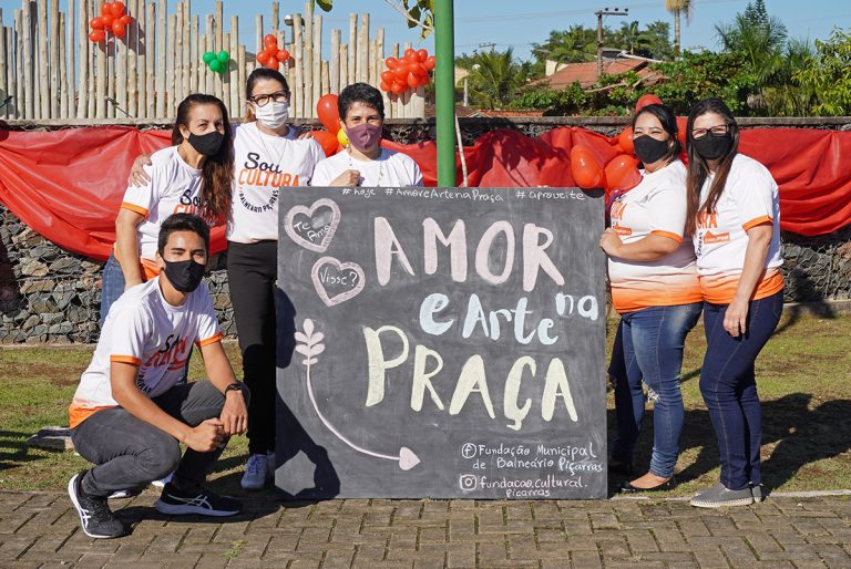 Amor e Arte na Praça (Piçarras)